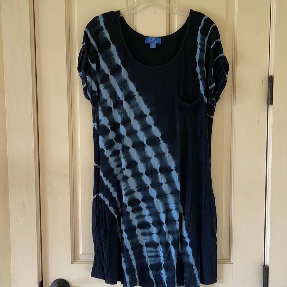 Navy tie-dye, short beach, cover-up. Size small.